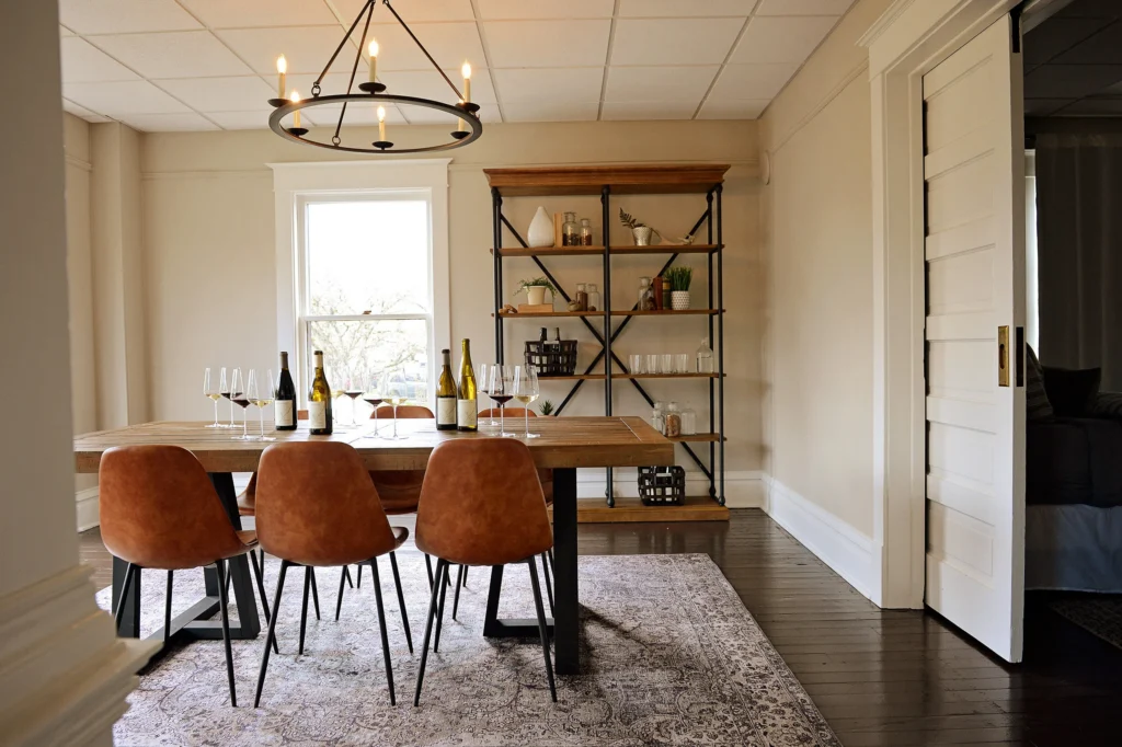 harper_voit_tasing_salon_in_mcminnville_oregon